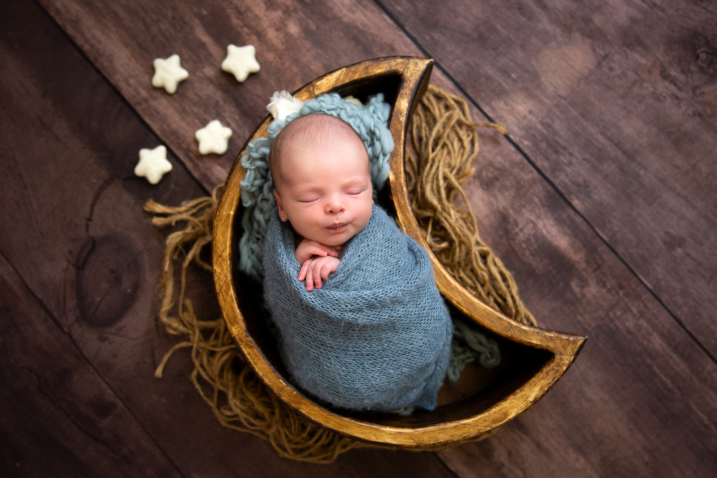 Sleeping newborn baby photography picture