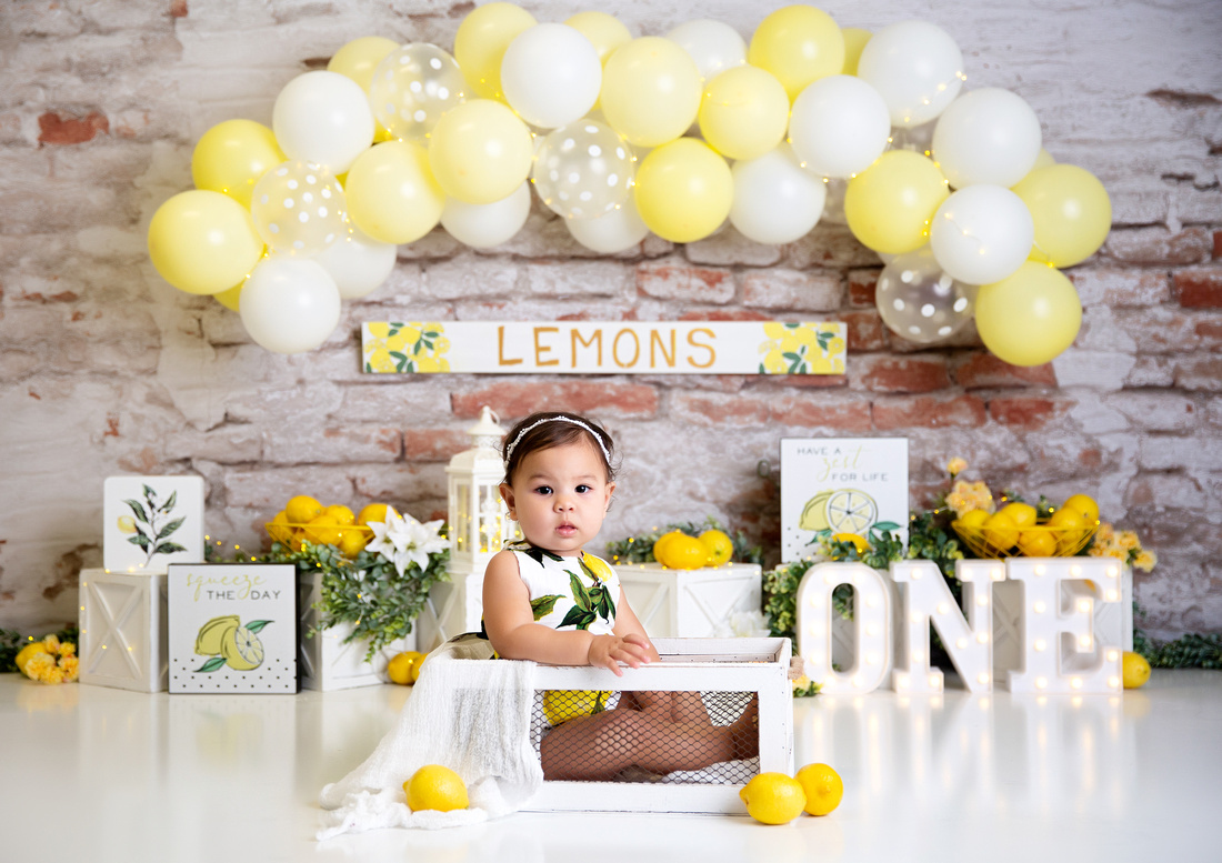Cake Smash Photography in Studio